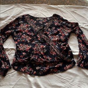 Floral Hollister V-Neck Tie Front Blouse